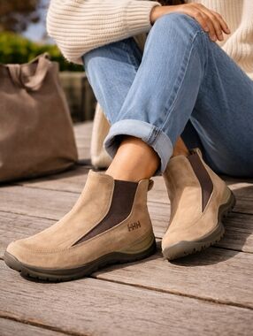 Helly Hansen Tan Suede Slip-On Chelsea Boots | Waterproof Comfort Outdoor Casual